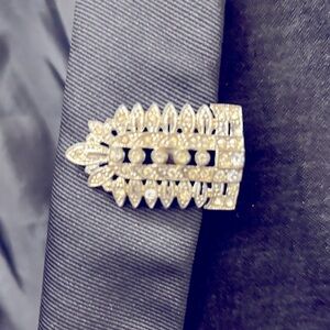 Antique Art Deco period rhinestone clip